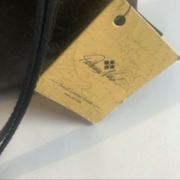Patricia Nash leather clutch/Wristlet NWT - Picture 4 of 5
